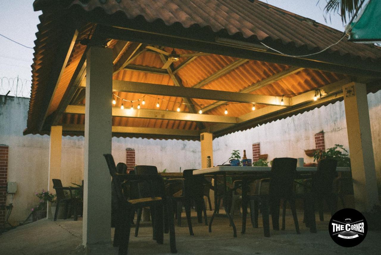 The Corner Hostel Плайя-Бланка Экстерьер фото